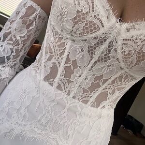 Elegant White Lace Wedding Dress